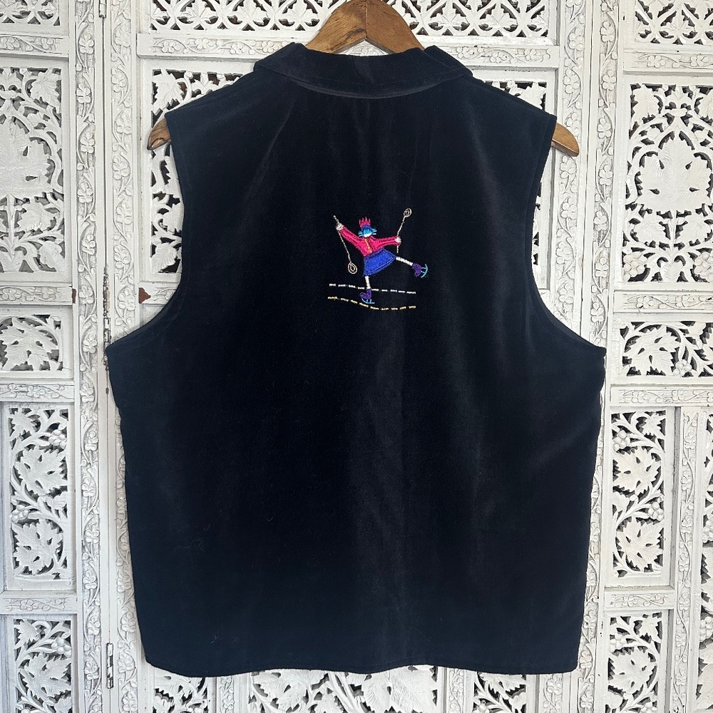 Vintage Lifestyle Black Velour Winter Themed Iceskating Button Up Collared Vest - Picture 6 of 7